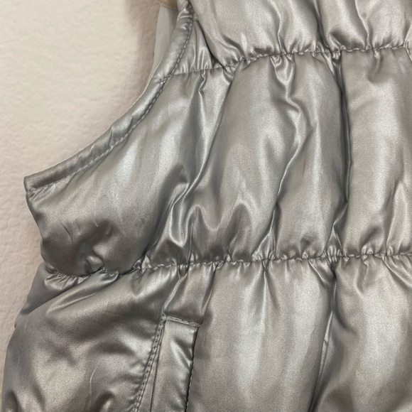 Buffalo David Bitton • Girls Metallic Silver Quilted Sleeveless Puffer Vest - Picture 5 of 12